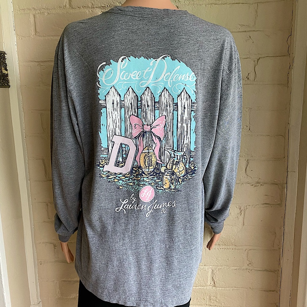 Sweet Defense by Lauren James long sleeve tee size small lemonade & foot
